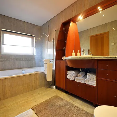 Ferienvilla Mit Pool, Jacuzzi Und Tennisplatz Holiday home *